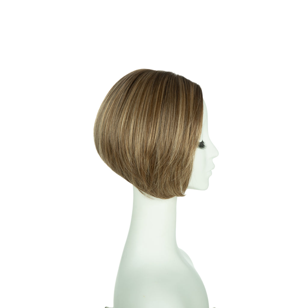 8-inch beige blonde classic bob wig, profile facing right
